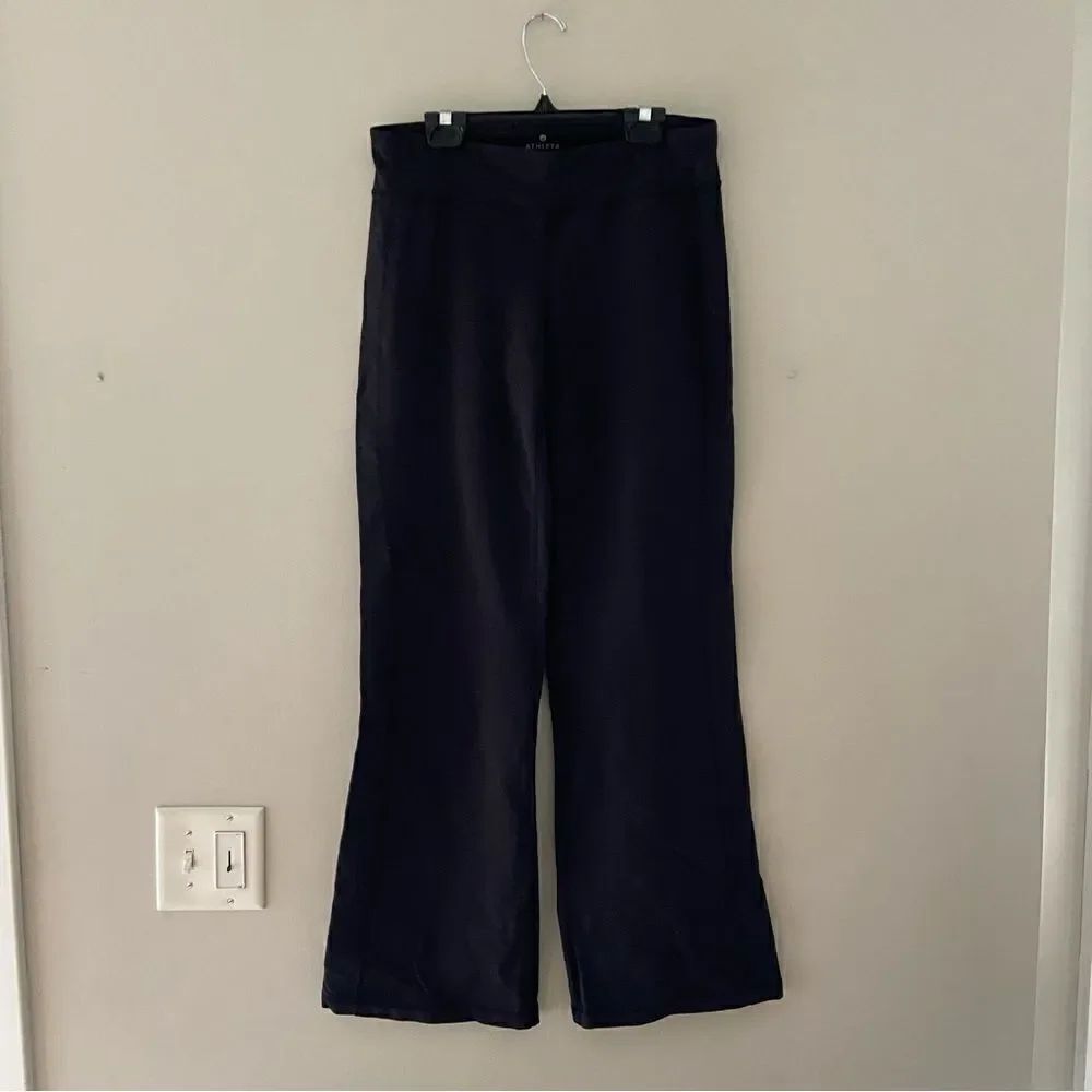 Athleta medium black wide leg stretch pant